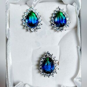 NWT✨️Blue/Green Silvertone Tear Drop Ring & Studs.